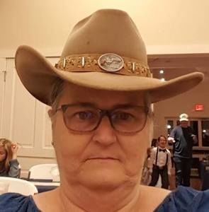 Meet your Posher, Lois